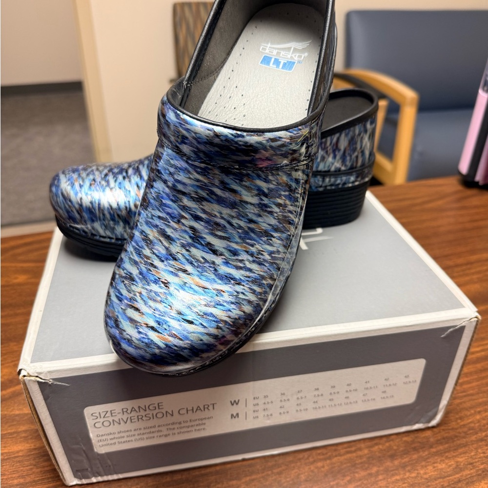 Dansko Nursing clog - Picture 2 of 9